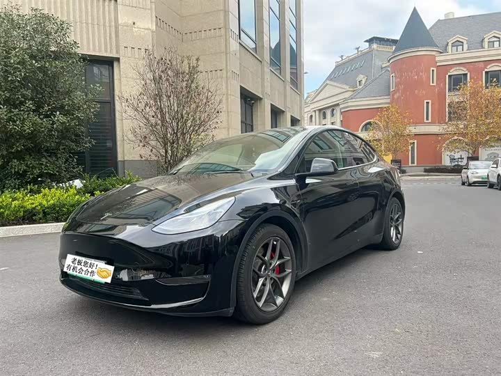 Zdjęcie 1 - Tesla Model Y