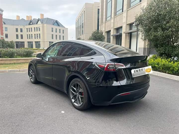 Zdjęcie 5 - Tesla Model Y