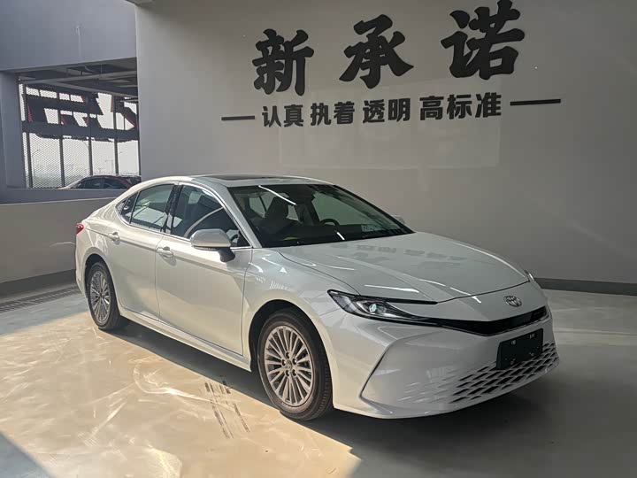 Toyota Camry 2026 2026款 双擎 2.0HE 精英版