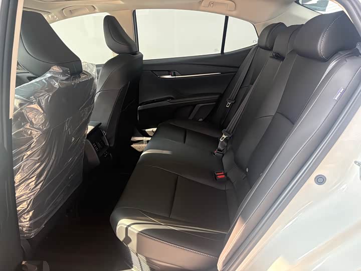 Toyota Camry 2026 2026款 双擎 2.0HE 精英版