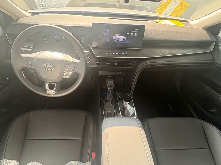 Toyota Camry 2026 2026款 双擎 2.0HE 精英版