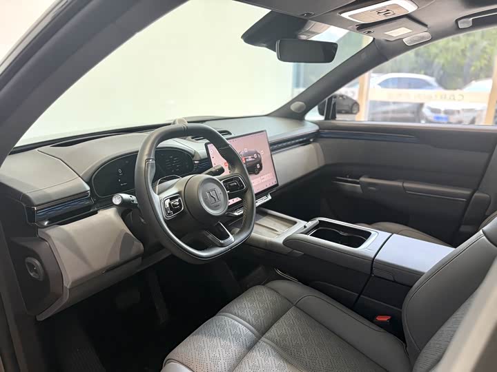 Zeekr 7X 2025 2025款 75kWh 后驱智驾版