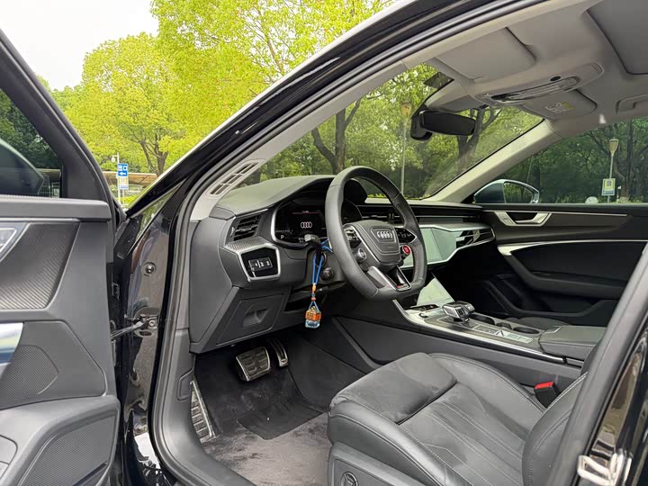 Фото 7 - Audi A6
