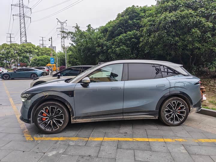 Zeekr 7X 2025 2025款 75kWh 后驱智驾版