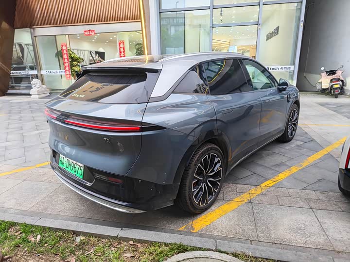 Zeekr 7X 2025 2025款 75kWh 后驱智驾版