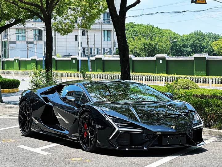 Фото 3 - Lamborghini Revuelto