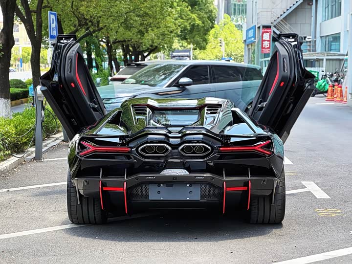 Фото 7 - Lamborghini Revuelto
