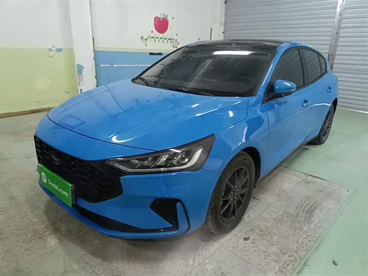 Ford Focus 2022 2022款 两厢 EcoBoost 180 自动竞速版