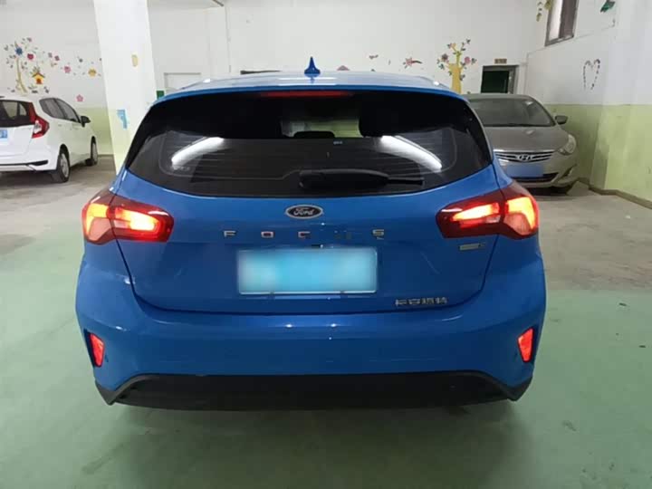 Ford Focus 2022 2022款 两厢 EcoBoost 180 自动竞速版