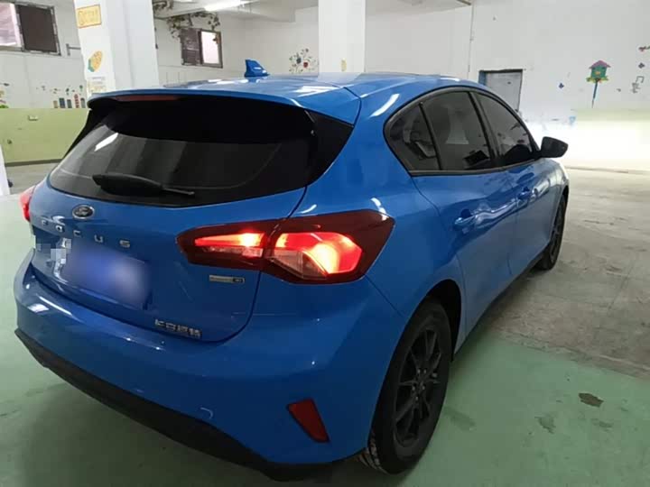 Ford Focus 2022 2022款 两厢 EcoBoost 180 自动竞速版
