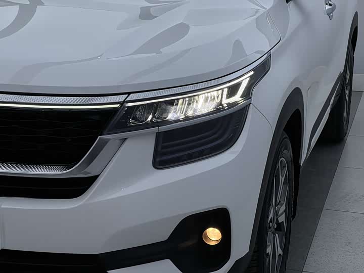 2021 Kia KX3