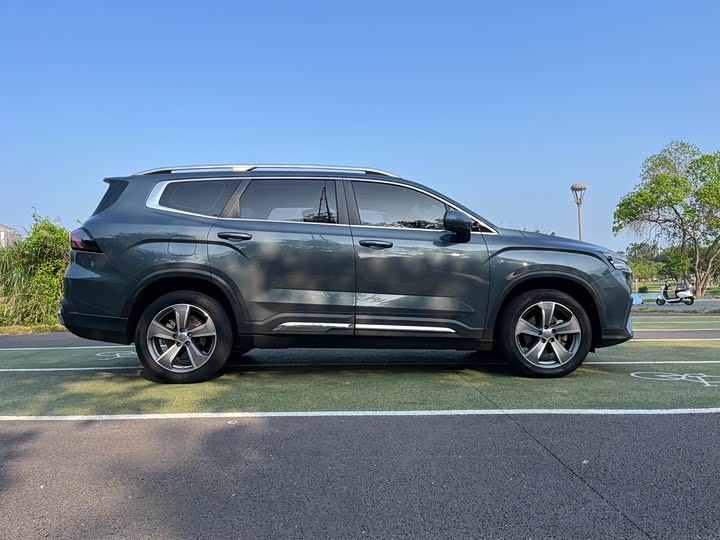 Фото 7 - Geely Okavango L