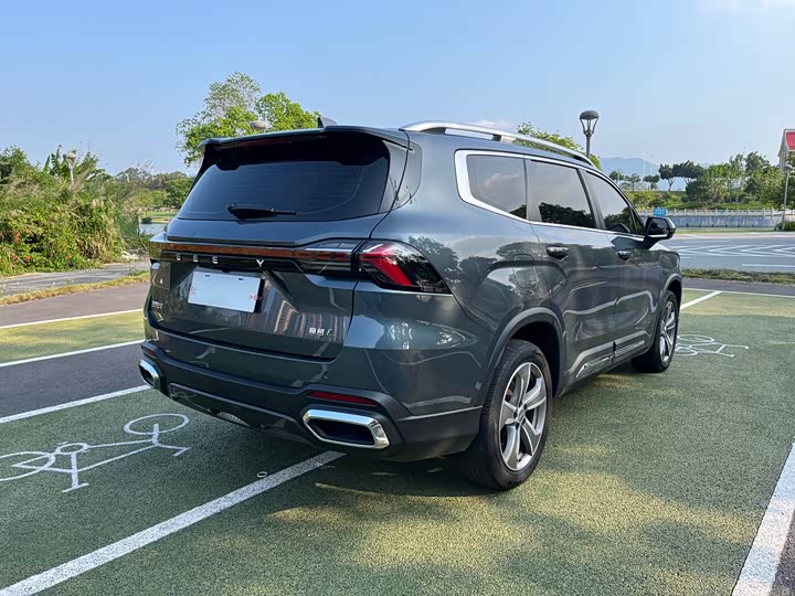 Фото 8 - Geely Okavango L