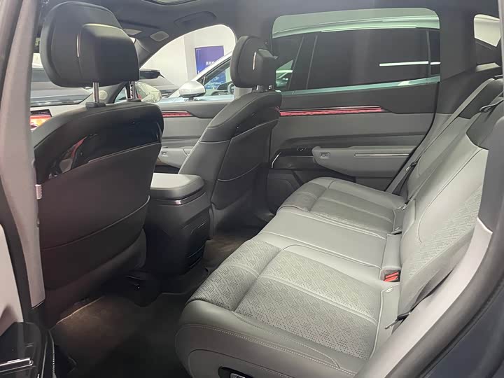 Zeekr 7X 2025 2025款 75kWh 后驱智驾版