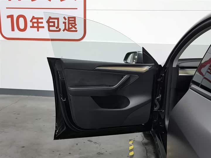 Фото 8 - Tesla Model Y