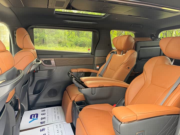 Toyota Alphard 2024 2024款 双擎 2.5L 臻享版