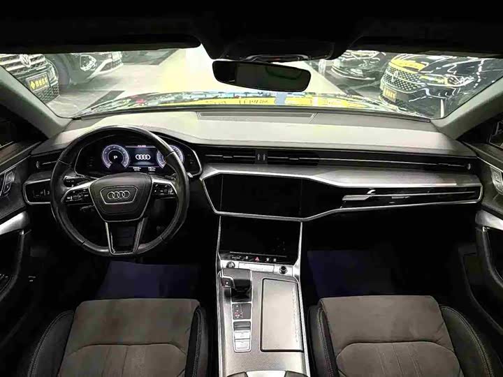 Фото 4 - Audi A6L