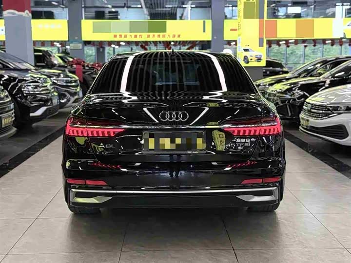 Фото 7 - Audi A6L