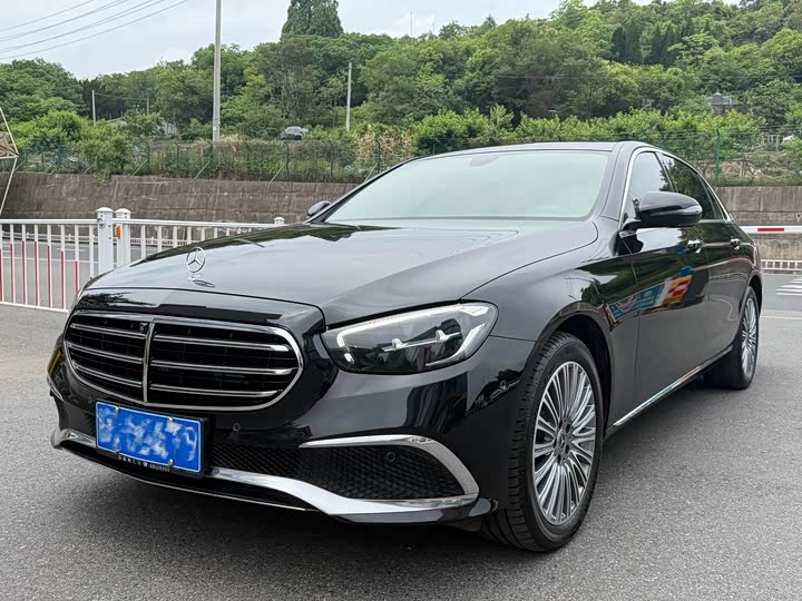 Zdjęcie 1 - Mercedes-Benz E-Class