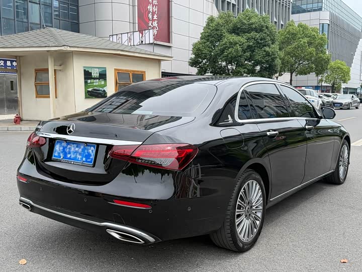Zdjęcie 6 - Mercedes-Benz E-Class