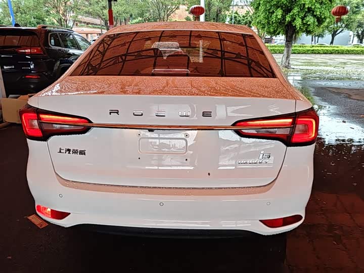 Фото 6 - Roewe i5