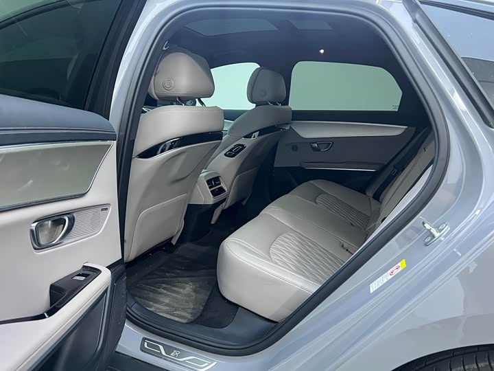 BYD Han 2025 2025款 DM-i 125KM尊贵型