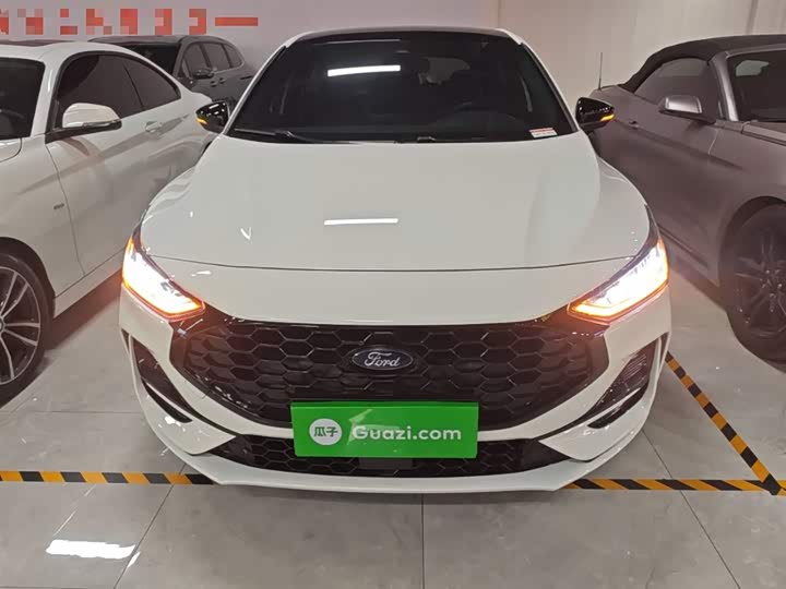 Ford Focus 2022 2022款 两厢 EcoBoost 180 自动ST Line