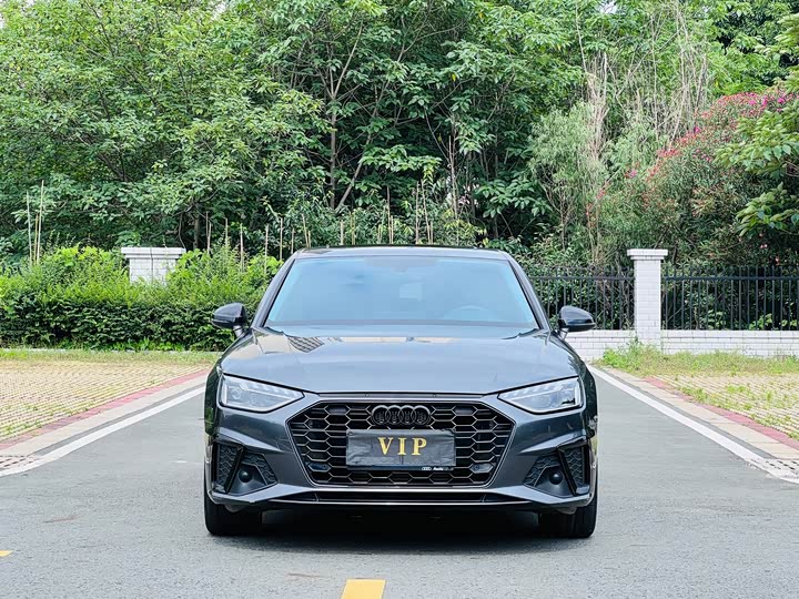 Фото 2 - Audi A4L