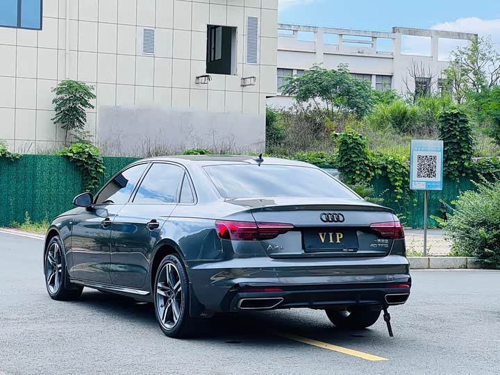 Фото 4 - Audi A4L