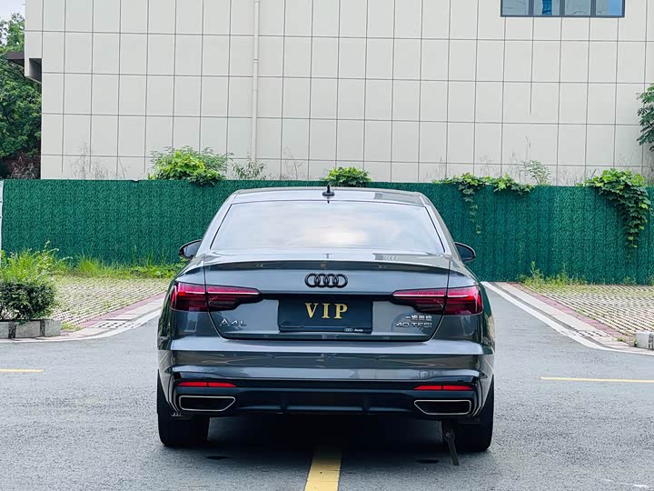 Фото 5 - Audi A4L
