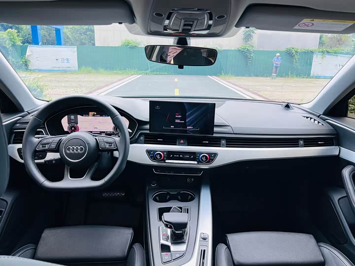 Фото 9 - Audi A4L