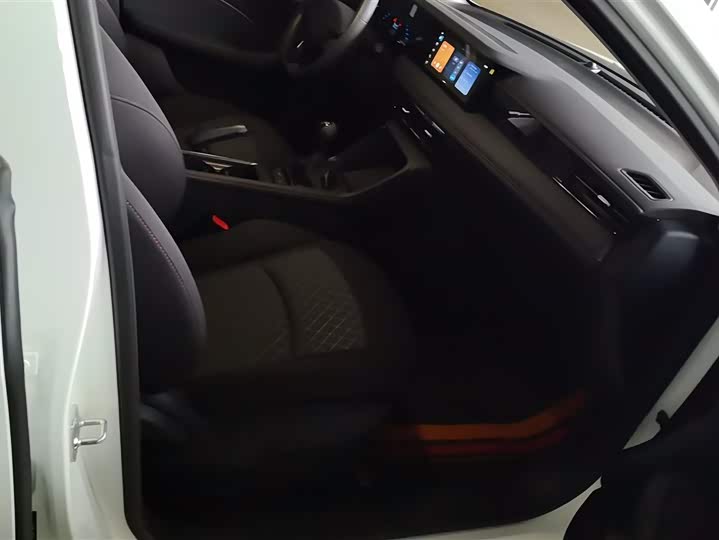 Roewe i5 2023 2023款 1.5L 手动舒享版