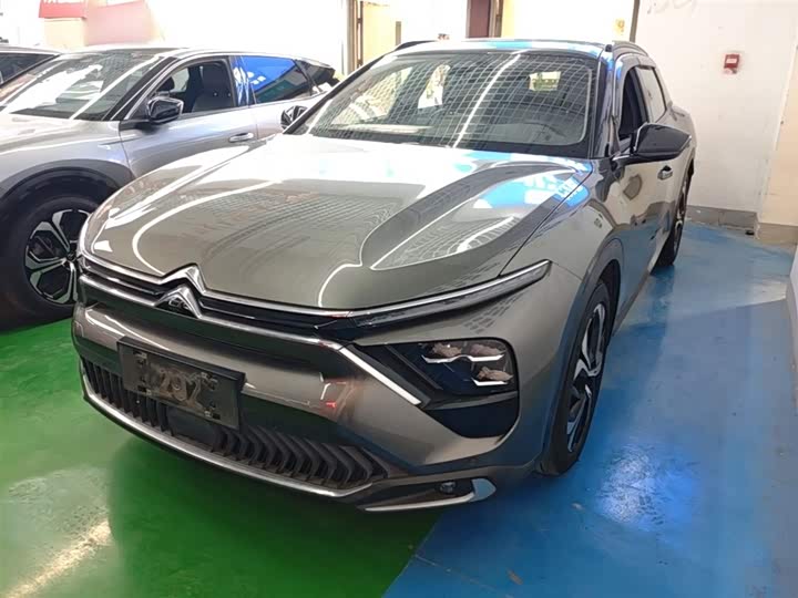 Фото 2 - Citroen C5 X