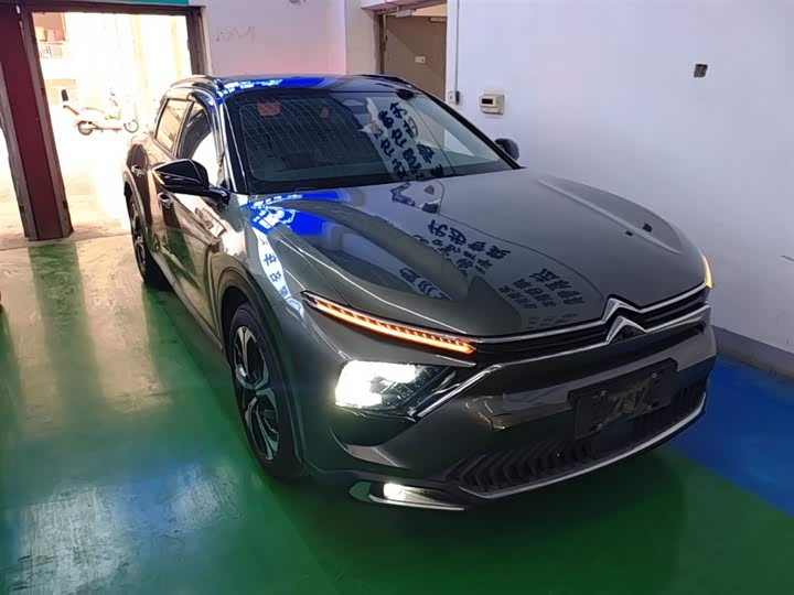 Фото 4 - Citroen C5 X