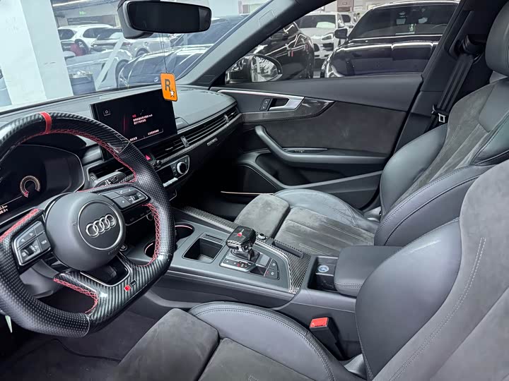 Фото 7 - Audi A4L