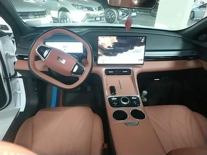 Geely Galaxy L6 2025 2025款 EM-i 140km 探索+版