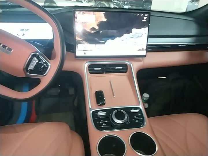 Geely Galaxy L6 2025 2025款 EM-i 140km 探索+版