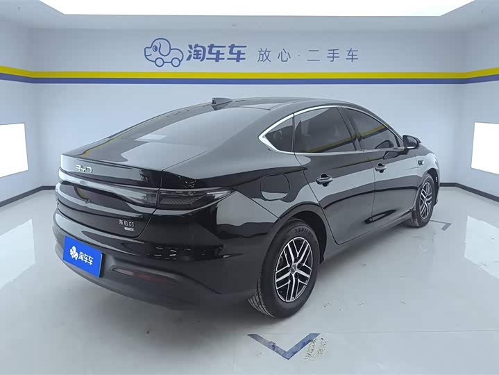 BYD Seal 05 DM-i Hybrid 2025 2025款 DM-i 智驾版 55KM尊贵型