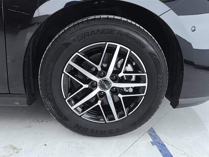 BYD Seal 05 DM-i Hybrid 2025 2025款 DM-i 智驾版 55KM尊贵型