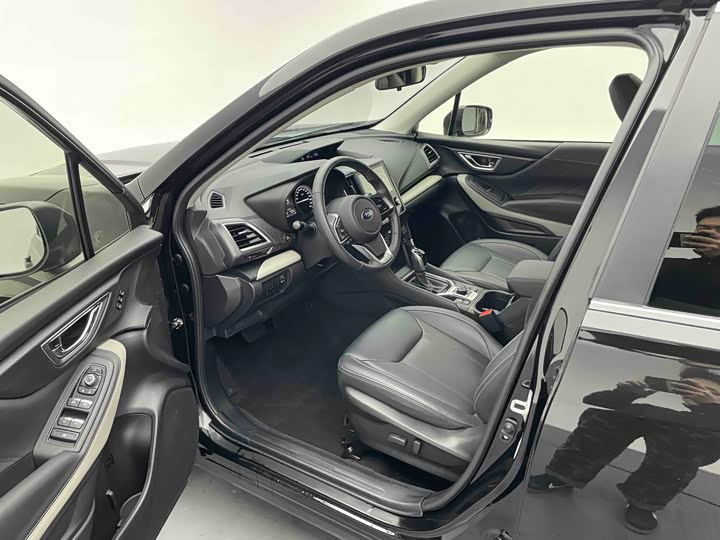 Фото 9 - Subaru Forester