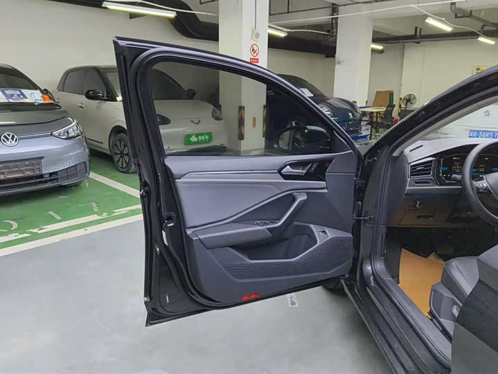 Фото 7 - Volkswagen Sagitar L