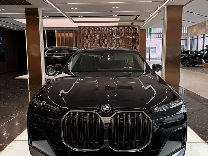 BMW 7 Series 2026 2026款 740Li 领先型 M运动套装