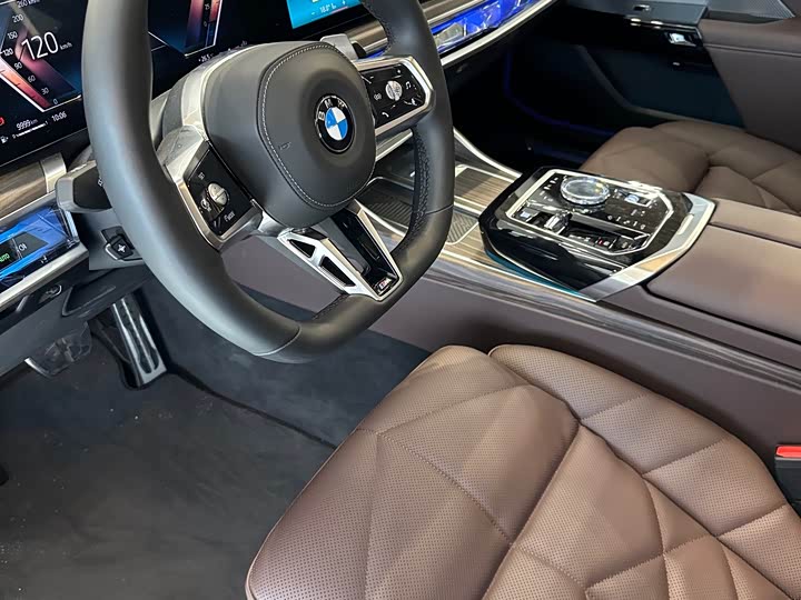 BMW 7 Series 2026 2026款 740Li 领先型 M运动套装