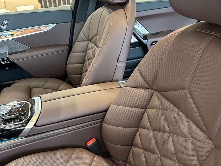 BMW 7 Series 2026 2026款 740Li 领先型 M运动套装