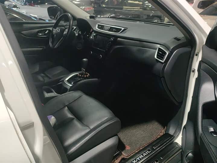 Фото 8 - Nissan X-Trail