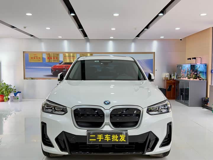 Фото 2 - BMW iX3