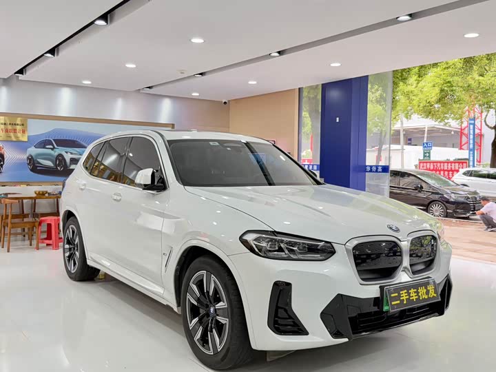 Фото 3 - BMW iX3