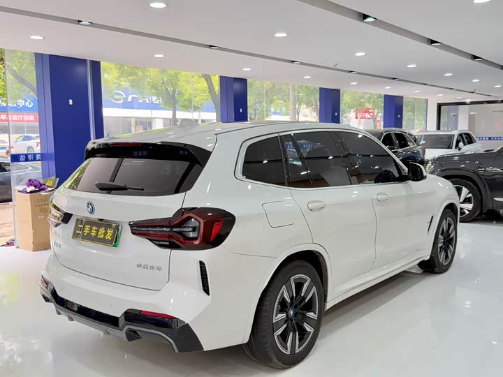 Фото 7 - BMW iX3