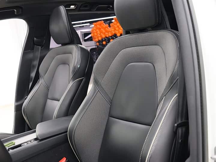 2023 Volvo V60