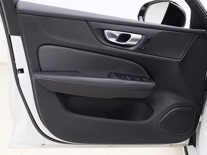 2023 Volvo V60